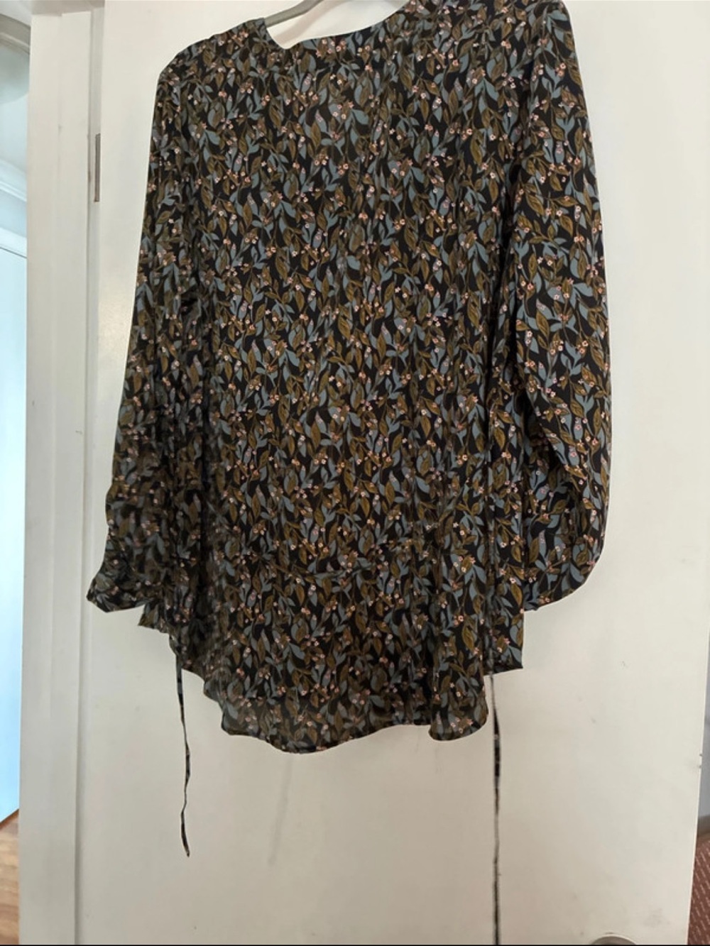 Leaf-Print Long-Sleeve Blouse - Black & Olive